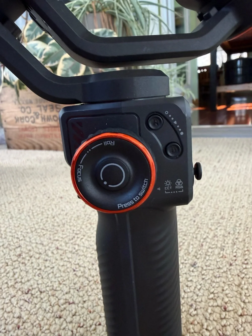 Hohem Tripod M gimbal for mobile